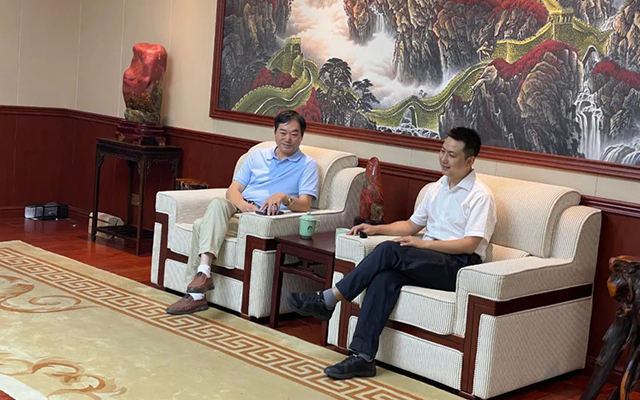 云和縣委副書記，縣長周鴻飛到金成木業調研指導工作